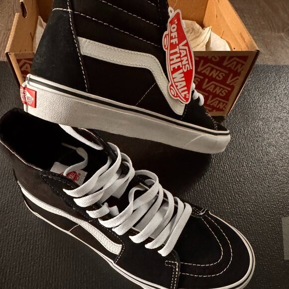 Vans sk8-hi black/white size 8/9.5 brand new w tag - Picture 1 of 3